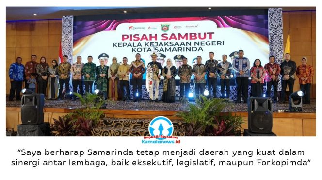 
 Suasana khidmat mewarnai acara pisah sambut Kepala Kejaksaan Negeri (Kajari) Samarinda yang digelar di Ballroom Hotel Puri Senyiur Samarinda, Rabu malam (15/4/2026). Foto: Yana Ashari.