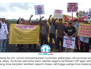 Ratusan warga Kecamatan Muara Jawa, Kabupaten Kutai Kartanegara, menggelar aksi unjuk rasa di jetty milik PT Bintang Prima Energy Pratama. Massa membawa spanduk dan poster, menuntut aktivitas pertambangan yang terhenti sejak awal 2026 segera kembali beroperasi. Foto: Hilman.