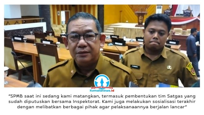 
 Pelaksana Tugas (Plt) Dinas Pendidikan dan Kebudayaan (Disdikbud) Kota Samarinda, Ibnu Araby, memberikan keterangan kepada awak media terkait sejumlah isu strategis pendidikan tahun 2026 usai menghadiri rapat dengar pendapat (hearing) bersama Komisi IV DPRD Kota Samarinda, Selasa (5/5/2026). Foto: Yana Ashari.