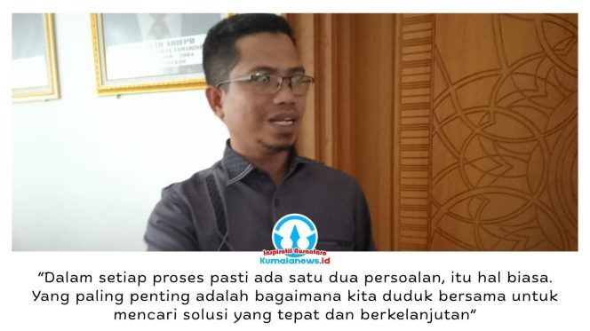 
 Anggota Komisi IV DPRD Kota Samarinda, Ismail Latisi, memberikan keterangan kepada awak media terkait pentingnya peningkatan kualitas sumber daya manusia (SDM) di sektor pendidikan sebagai langkah strategis menghadapi tantangan global yang semakin kompleks. Foto: Yana Ashari.