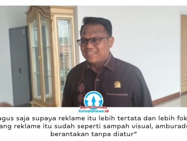 Ketua Komisi I DPRD Kota Samarinda, Samri Shaputra, memberikan keterangan terkait pentingnya penataan reklame di Kota Samarinda agar lebih tertib, terorganisir, dan mampu memberikan kontribusi maksimal terhadap Pendapatan Asli Daerah (PAD). Foto: Yana Ashari.