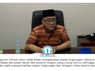 Wakil Ketua Komisi III DPRD Kota Samarinda, Arif Kurniawan, memberikan keterangan terkait pembangunan infrastruktur di Kota Samarinda yang dinilai harus dilakukan secara terukur dengan tetap memperhatikan aspek lingkungan, efektivitas penggunaan anggaran, serta pengawasan langsung di lapangan. Foto: Yana Ashari.