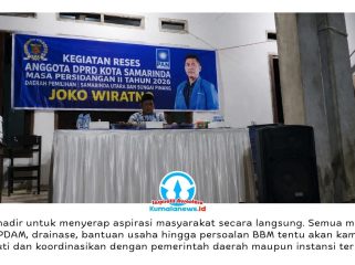 Anggota DPRD Kota Samarinda, Joko Wiratno, menggelar reses Masa Persidangan II Tahun 2026 di Jalan Mugirejo No. 28, Kelurahan Mugirejo, Kecamatan Sungai Pinang, Sabtu (23/5/2026) malam. Kegiatan yang dihadiri warga RT 12 dan RT 13 itu menjadi wadah penyampaian aspirasi masyarakat terkait infrastruktur, pelayanan dasar, serta bantuan sosial dan ekonomi. Foto: Yana Ashari.