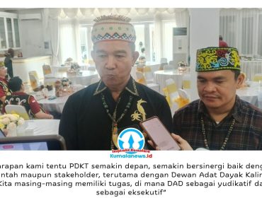 Ketua Umum Dewan Adat Dayak Kalimantan Timur sekaligus anggota Komisi II DPRD Kota Samarinda, Viktor Yuan, memberikan keterangan usai menghadiri Pelantikan Pengurus Provinsi PDKT masa bhakti 2026–2031. Ia menilai kepengurusan baru diisi figur muda yang energik dan visioner.