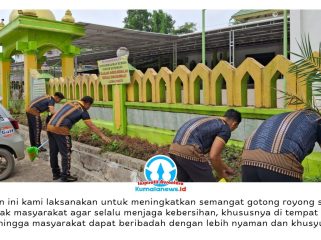 Personel Polres Kutai Kartanegara (Kukar) melaksanakan kegiatan Jumat Bersih dengan membersihkan sejumlah tempat ibadah di wilayah hukumnya, Jumat (29/5/2026). Kegiatan rutin ini menjadi wujud kepedulian Polri terhadap kebersihan lingkungan sekaligus mempererat hubungan dengan masyarakat. Foto: Humas Polres Kukar.
