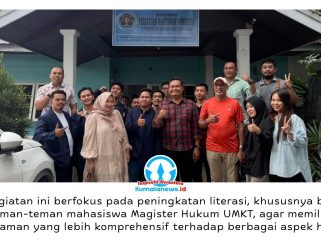 Mahasiswa Pascasarjana Hukum Universitas Muhammadiyah Kalimantan Timur (UMKT) berfoto bersama anggota PWI Kutai Kartanegara (Kukar) di Sekretariat PWI Kukar, Selasa (5/5/2026). Dok: PWI Kutai Kartanegara.
