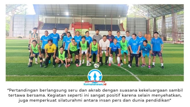 
 Keluarga besar SMA Negeri 2 (Smanda) Tenggarong dan PWI Kutai Kartanegara berfoto bersama usai pertandingan persahabatan mini soccer di Venue Mini Soccer Aji Imbut, Tenggarong Seberang, Jumat (29/5/2026). Kegiatan ini menjadi ajang mempererat silaturahmi, sportivitas, dan semangat hidup sehat. Foto: PWI Kukar.