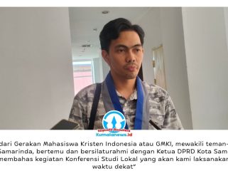 Koordinator Wilayah Pengurus Pusat GMKI Kalimantan Timur, Julio Antou, memberikan keterangan kepada awak media usai audiensi dengan pimpinan DPRD Kota Samarinda di Ruang Ketua DPRD Kota Samarinda, Selasa (2/6/2026). Pertemuan tersebut membahas agenda organisasi sekaligus memperkuat sinergi dalam mengawal isu-isu strategis daerah. Foto: Yana Ashari.