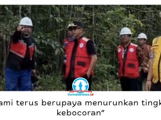 Wali Kota Balikpapan, Dr. H. Rahmad Mas'ud, S.E., M.E., meninjau proyek revitalisasi pipa induk Perumda Tirta Manuntung Balikpapan (PTMB) di Kilometer 8, Balikpapan Utara, Kamis (18/6/2026). Revitalisasi dilakukan untuk meningkatkan keandalan distribusi air bersih dan kualitas pelayanan kepada masyarakat.