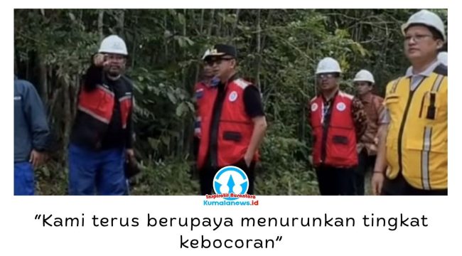 Wali Kota Balikpapan, Dr. H. Rahmad Mas'ud, S.E., M.E., meninjau proyek revitalisasi pipa induk Perumda Tirta Manuntung Balikpapan (PTMB) di Kilometer 8, Balikpapan Utara, Kamis (18/6/2026). Revitalisasi dilakukan untuk meningkatkan keandalan distribusi air bersih dan kualitas pelayanan kepada masyarakat.