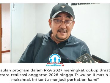 Ketua Komisi II DPRD Kota Samarinda, Iswandi, memberikan keterangan kepada awak media usai rapat bersama BPKAD, Selasa (30/6/2026). Ia menegaskan usulan RKA BPKAD Tahun Anggaran 2027 yang meningkat signifikan harus disertai target, indikator kinerja, serta manfaat yang terukur agar penggunaan APBD efektif, akuntabel, dan tepat sasaran. Foto: Yana Ashari.