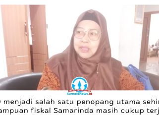 Tenaga Pakar Komisi II DPRD Kota Samarinda, Misirah, menjelaskan dampak pemangkasan dana transfer pemerintah pusat terhadap kondisi fiskal daerah saat menerima kunjungan kerja DPRD Kota Pasuruan. Foto: Yana Ashari.