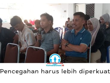 Ibrahim, mahasiswa Fakultas Hukum Untag Samarinda, saat mengikuti sosialisasi Raperda Pencegahan dan Penanggulangan TBC dan HIV/AIDS di Samarinda, Sabtu (20/6/2026). Foto: Yana Ashari.