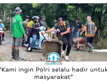 Jajaran Polsek Loa Kulu, Pemerintah Desa Loh Sumber, pihak swasta, dan masyarakat melakukan pengurukan jalan di Dusun Merangan RT 007 dan RT 008, Desa Loh Sumber, Kecamatan Loa Kulu, Jumat (19/6/2026) pagi. Foto: Polsek Loa Kulu.