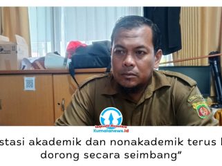 Wakil Kepala Sekolah Bidang Kesiswaan SMPN 4 Samarinda, Indrawan Darussalam, menjelaskan pelaksanaan SPMB 2026 berjalan sesuai juknis Dinas Pendidikan, termasuk proses seleksi pada jalur afirmasi dan mutasi. Foto: Yana Ashari.