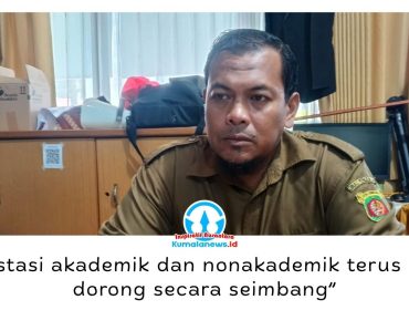 Wakil Kepala Sekolah Bidang Kesiswaan SMPN 4 Samarinda, Indrawan Darussalam, menjelaskan pelaksanaan SPMB 2026 berjalan sesuai juknis Dinas Pendidikan, termasuk proses seleksi pada jalur afirmasi dan mutasi. Foto: Yana Ashari.