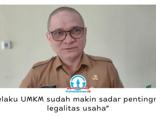 Kepala Dinas Penanaman Modal dan Pelayanan Terpadu Satu Pintu (DPMPTSP) Kota Balikpapan, Hasbullah Helmi, menyampaikan keterangan terkait dominasi pengajuan Nomor Induk Berusaha (NIB) yang didorong oleh sektor UMKM di berbagai bidang usaha. Foto: M Hilmansyah.