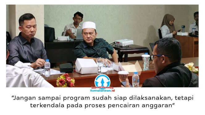 
 Sekretaris Komisi II DPRD Kota Samarinda, Rusdi Doviyanto, menyampaikan sejumlah masukan dalam hearing bersama Dinas Perikanan Kota Samarinda terkait evaluasi realisasi program dan anggaran Triwulan II Tahun 2026 serta pembahasan Rencana Kerja dan Anggaran (RKA) Tahun 2027. Ia menekankan pentingnya kelancaran pencairan anggaran dan keberlanjutan program yang berdampak langsung bagi masyarakat. Foto: Yana Ashari.