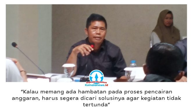 
 Anggota Komisi II DPRD Kota Samarinda, Joko Wiratno, menyoroti rendahnya realisasi program bidang budidaya ikan dibanding sektor lainnya di Dinas Perikanan. Ia meminta hambatan yang terjadi segera diidentifikasi agar target pembangunan perikanan dapat tercapai secara optimal. Foto: Yana Ashari.