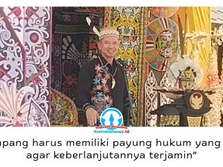 Ketua Dewan Adat Dayak (DAD) Kalimantan Timur, Viktor Yuan, mendorong pembentukan Peraturan Daerah (Perda) Desa Wisata Budaya Pampang guna memperkuat pelestarian budaya, pengembangan pariwisata, dan pemberdayaan masyarakat adat secara berkelanjutan. Foto: Yana Ashari.