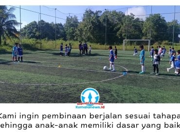 Suasana para santri RHQ Football Academy saat mengikuti sesi latihan rutin di Lapangan Mini Soccer Fatma Sport Center, Tenggarong. Program pembinaan ini menjadi wadah pengembangan bakat sepak bola sekaligus pembentukan karakter dan nilai-nilai disiplin bagi para peserta. Foto: Nizar.