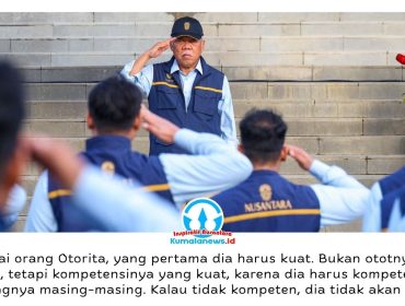 Kepala Otorita Ibu Kota Nusantara (IKN), Basuki Hadimuljono, menyampaikan arahan kepada para ASN saat Pelantikan dan Pengambilan Sumpah Pegawai Negeri Sipil (PNS) serta Pengangkatan Jabatan Fungsional di Taman Kusuma Bangsa, Kawasan Inti Pusat Pemerintahan (KIPP) IKN, Senin (8/6/2026). Dalam kesempatan tersebut, Basuki menekankan empat karakter yang harus dimiliki setiap insan Otorita IKN, yakni kompeten, berintegritas, loyal pada profesi, serta inovatif sebagai bekal dalam mendukung pembangunan dan penyelenggaraan pemerintahan di Nusantara. Foto: Dok. Humas Otorita IKN.
