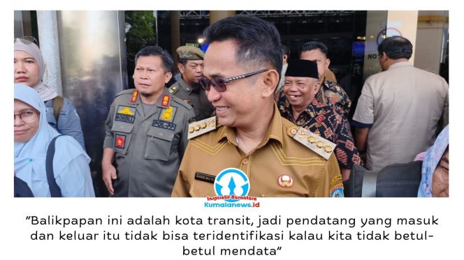 
 Wali Kota Balikpapan, Rahmad Mas’ud, memberikan keterangan kepada awak media terkait pentingnya peran Rukun Tetangga (RT) sebagai ujung tombak pemerintah dalam memantau kondisi sosial masyarakat hingga tingkat lingkungan terkecil. Ia juga mengingatkan agar pendataan warga, khususnya pendatang, dilakukan secara tertib guna mendukung keamanan dan ketertiban di Kota Balikpapan. Foto: Dok. M Hilmansyah.