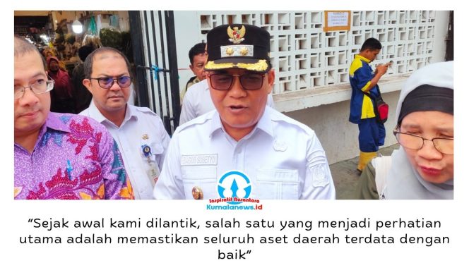 
 Wakil Wali Kota Balikpapan, Bagus Susetyo, memberikan keterangan terkait upaya Pemkot Balikpapan mempercepat penataan dan sertifikasi aset daerah guna mendukung kelancaran pembangunan dan pengajuan bantuan pemerintah pusat. Foto: Dok. M Hilmansyah.
