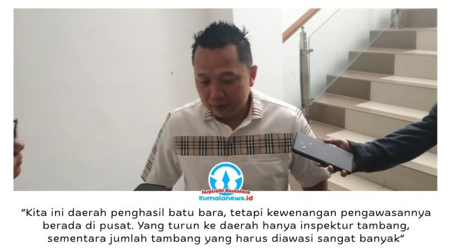 Ketua Komisi III DPRD Kota Samarinda, Deni Hakim Anwar, memberikan keterangan terkait desakan peningkatan pengawasan lubang bekas tambang di wilayah Kota Samarinda menyusul insiden jatuhnya warga ke area bekas tambang. Foto: Dok. Yana Ashari.