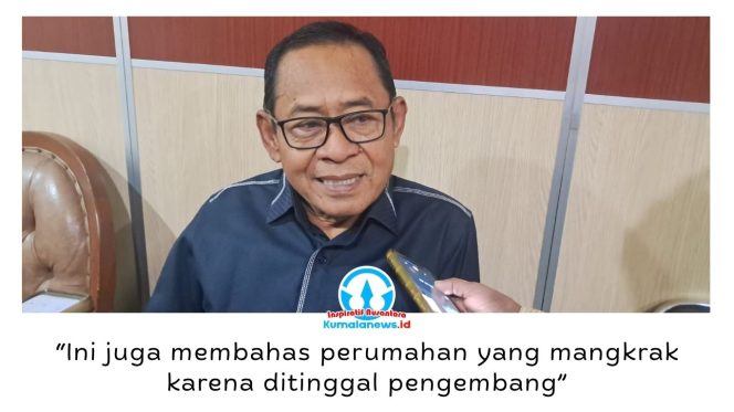 
 Ketua Bapemperda DPRD Kota Samarinda, Kamaruddin, memberikan keterangan terkait Rancangan Peraturan Daerah (Raperda) Serah Terima Prasarana, Sarana, dan Utilitas (PSU) Perumahan dan Kawasan Permukiman dalam rapat di Ruang Bapemperda DPRD Kota Samarinda, Senin (15/6/2026). Foto: Yana Ashari.