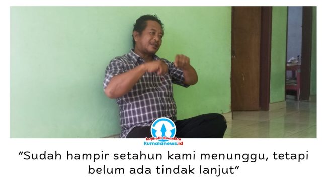 Ketua RT 04 Kelurahan Simpang Tiga, Kecamatan Loa Janan Ilir, Marhen Payunglangi, menyampaikan keluhan terkait kondisi jaringan listrik yang dinilai membahayakan keselamatan warga saat ditemui di kediamannya, Selasa (16/6/2026). Ia berharap perbaikan segera dilakukan guna mencegah potensi kecelakaan maupun kebakaran. Foto: Yana Ashari.