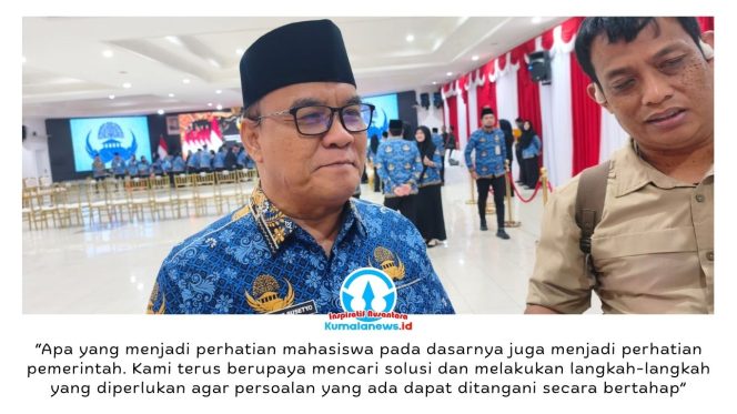 
 Wakil Wali Kota Balikpapan, Dr. Ir. H. Bagus Susetyo, M.M., memberikan keterangan terkait tindak lanjut pemerintah atas aspirasi mahasiswa yang menyoroti persoalan PJU, kekurangan tenaga pendidik dan kesehatan, antrean BBM bersubsidi, serta dampak PHK di sektor pertambangan. Foto: M Hilmansyah.