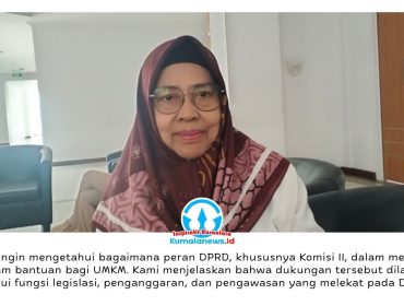 Tenaga Pakar Komisi II DPRD Kota Samarinda, Misirah, memberikan keterangan usai menerima kunjungan kerja DPRD Kabupaten Berau terkait peran legislatif dalam mendukung program bantuan dan pemberdayaan UMKM di daerah. Foto: Yana Ashari.