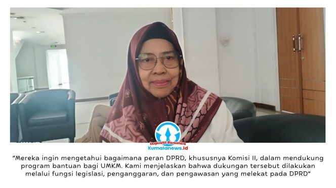 
 Tenaga Pakar Komisi II DPRD Kota Samarinda, Misirah, memberikan keterangan usai menerima kunjungan kerja DPRD Kabupaten Berau terkait peran legislatif dalam mendukung program bantuan dan pemberdayaan UMKM di daerah. Foto: Yana Ashari.