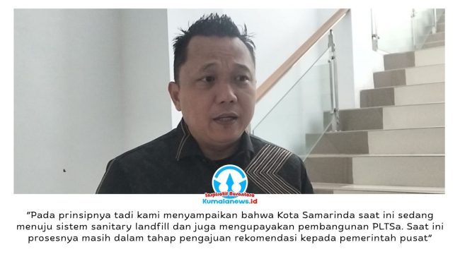 Ketua Komisi III DPRD Kota Samarinda, Deni Hakim Anwar, memberikan keterangan kepada awak media usai menerima kunjungan kerja Komisi III DPRD Kabupaten Paser di Ruang Rapat Komisi III DPRD Kota Samarinda, Kamis (4/6/2026). Dalam pertemuan tersebut, kedua pihak membahas pengelolaan sampah rumah tangga, pengembangan sistem sanitary landfill, serta rencana pembangunan Pembangkit Listrik Tenaga Sampah (PLTSa) sebagai solusi penanganan sampah berkelanjutan di daerah. Foto: Yana Ashari.