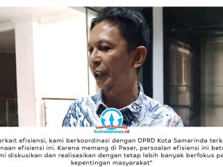 Ketua Komisi I DPRD Kabupaten Paser, Kasri, memberikan keterangan kepada awak media usai melakukan kunjungan kerja ke DPRD Kota Samarinda, Kamis (4/6/2026). Kunjungan tersebut dilakukan untuk berkoordinasi dan bertukar pengalaman terkait penerapan kebijakan efisiensi anggaran, termasuk langkah-langkah penghematan belanja operasional tanpa mengurangi pelayanan kepada masyarakat. Foto: Yana Ashari.
