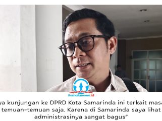 Ketua DPRD Kabupaten Berau, Dedy Okto Nooryanto, memberikan keterangan kepada awak media usai melakukan kunjungan kerja ke DPRD Kota Samarinda, Kamis (4/6/2026). Kunjungan tersebut dilakukan untuk mempelajari tata kelola administrasi dan pengelolaan kelembagaan yang dinilai dapat menjadi referensi dalam memperkuat akuntabilitas serta meminimalkan potensi temuan administrasi di lingkungan DPRD Kabupaten Berau. Foto: Yana Ashari.