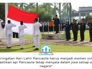 Sekretaris Daerah Kabupaten Kutai Kartanegara (Kukar), Sunggono, memimpin Upacara Bendera dalam rangka Peringatan Hari Lahir Pancasila Tahun 2026 di Halaman Kantor Bupati Kukar, Senin (1/6/2026). Upacara berlangsung khidmat dan diikuti unsur TNI-Polri, ASN, pelajar, serta berbagai instansi daerah sebagai wujud komitmen memperkuat nilai-nilai Pancasila dan persatuan bangsa. Foto: Dok. Prokom Kukar.