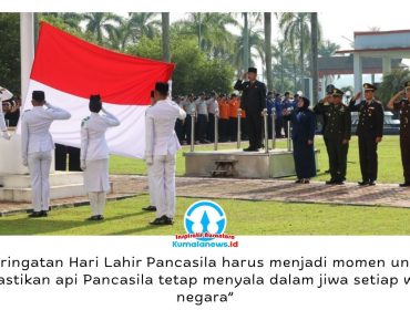 Sekretaris Daerah Kabupaten Kutai Kartanegara (Kukar), Sunggono, memimpin Upacara Bendera dalam rangka Peringatan Hari Lahir Pancasila Tahun 2026 di Halaman Kantor Bupati Kukar, Senin (1/6/2026). Upacara berlangsung khidmat dan diikuti unsur TNI-Polri, ASN, pelajar, serta berbagai instansi daerah sebagai wujud komitmen memperkuat nilai-nilai Pancasila dan persatuan bangsa. Foto: Dok. Prokom Kukar.