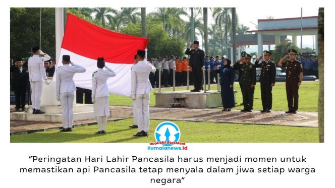 
 Sekretaris Daerah Kabupaten Kutai Kartanegara (Kukar), Sunggono, memimpin Upacara Bendera dalam rangka Peringatan Hari Lahir Pancasila Tahun 2026 di Halaman Kantor Bupati Kukar, Senin (1/6/2026). Upacara berlangsung khidmat dan diikuti unsur TNI-Polri, ASN, pelajar, serta berbagai instansi daerah sebagai wujud komitmen memperkuat nilai-nilai Pancasila dan persatuan bangsa. Foto: Dok. Prokom Kukar.