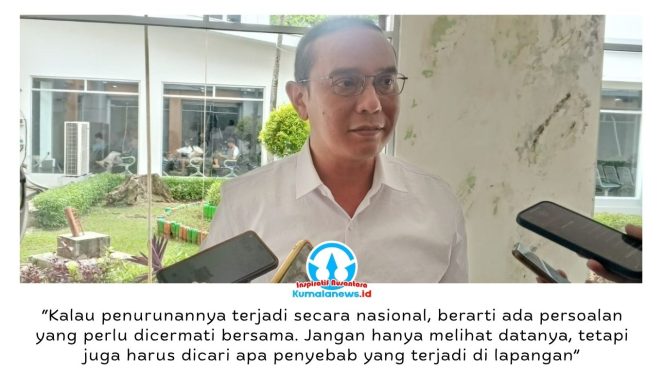 
 Ketua Komisi IV DPRD Kota Samarinda, Mohammad Novan Syahronny Pasie, memberikan keterangan kepada awak media terkait menurunnya capaian siswa pada mata pelajaran dasar, khususnya matematika dan bahasa asing, yang terjadi secara nasional. Ia menilai kondisi tersebut perlu menjadi perhatian serius pemerintah, termasuk dalam upaya pemenuhan kebutuhan tenaga pendidik di daerah. Foto: Yana Ashari.