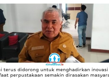 Kepala Dinas Perpustakaan dan Kearsipan Kota Samarinda, Erham Yusuf, menegaskan komitmen pihaknya untuk terus menghadirkan inovasi dan memperkuat budaya literasi usai mengikuti hearing bersama Komisi IV DPRD Kota Samarinda, Senin (20/7/2026). Foto: Yana Ashari.