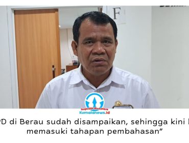 Wakil Ketua I DPRD Kabupaten Berau Subroto memberikan keterangan usai kunjungan kerja ke DPRD Kota Samarinda. Studi tiru tersebut dilakukan untuk mempelajari mekanisme pembahasan Laporan Keuangan Pemerintah Daerah (LKPD) Tahun Anggaran 2025 sebagai referensi bagi DPRD Berau. Foto: Yana Ashari.
