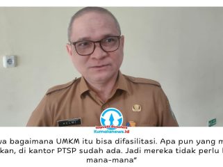 Kepala DPMPTSP Kota Balikpapan, Hasbullah Helmi, menjelaskan pelayanan perizinan terpadu satu pintu memudahkan pelaku UMKM mengurus berbagai dokumen usaha dalam satu lokasi. Foto: M Hilmansyah.
