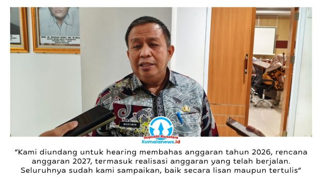 
 Kepala Disporapar Kota Samarinda, Muslimin, menyampaikan optimisme pencapaian target Pendapatan Asli Daerah (PAD) tahun 2026 usai mengikuti rapat dengar pendapat bersama Komisi IV DPRD Kota Samarinda. Foto: Yana Ashari.