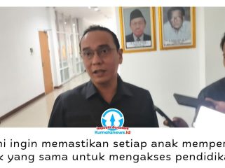 Ketua Komisi IV DPRD Kota Samarinda, Mohammad Novan Syahronny Pasie, memberikan keterangan usai hearing bersama Disdikbud Kota Samarinda terkait evaluasi program Tahun Anggaran 2026 dan pembahasan rencana kegiatan Tahun Anggaran 2027. Foto: Yana Ashari.
