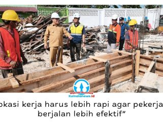 Wakil Wali Kota Balikpapan, Dr. Ir. H. Bagus Susetyo, MM, meninjau progres pembangunan Rumah Jabatan Wakil Wali Kota di Jalan Ars Muhammad, Balikpapan, Selasa (7/7/2026), guna memastikan proyek berjalan sesuai target. Foto: M Hilmansyah.