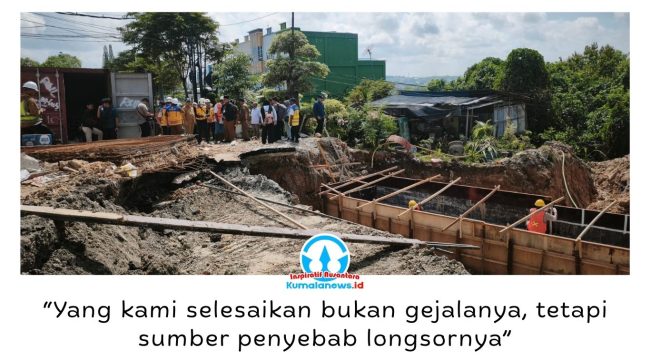 Wakil Wali Kota Balikpapan, Dr. Ir. H. Bagus Susetyo, MM, meninjau progres perbaikan jalan longsor di Jalan Syafrudin Yoes, Balikpapan Selatan, Selasa (7/7/2026), guna memastikan proyek penanganan permanen berjalan sesuai jadwal dan selesai tepat waktu. Foto: M Hilmansyah.