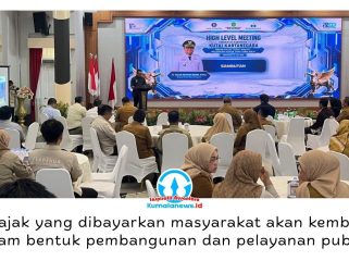 Bupati Kutai Kartanegara, Aulia Rahman Basri, memberikan sambutan sekaligus membuka High-Level Meeting peluncuran Peraturan Bupati tentang Pajak Daerah dan Penyelenggaraan Reklame, penyerahan SPPT PBB-P2, pembayaran PBB-P2 serentak, serta penandatanganan Perjanjian Kerja Sama penggunaan U-Reader di Pendopo Bupati Kutai Kartanegara, Selasa (7/7/2026). Foto: Fairuzzabady.