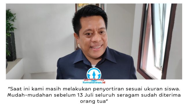 Kepala Dinas Pendidikan dan Kebudayaan Kota Balikpapan, Irfan Taufik, menjelaskan proses penyortiran seragam sekolah gratis berdasarkan jenjang pendidikan dan ukuran siswa masih berlangsung guna memastikan seluruh peserta didik menerima seragam yang sesuai sebelum didistribusikan ke sekolah. Foto: M Hilmansyah.